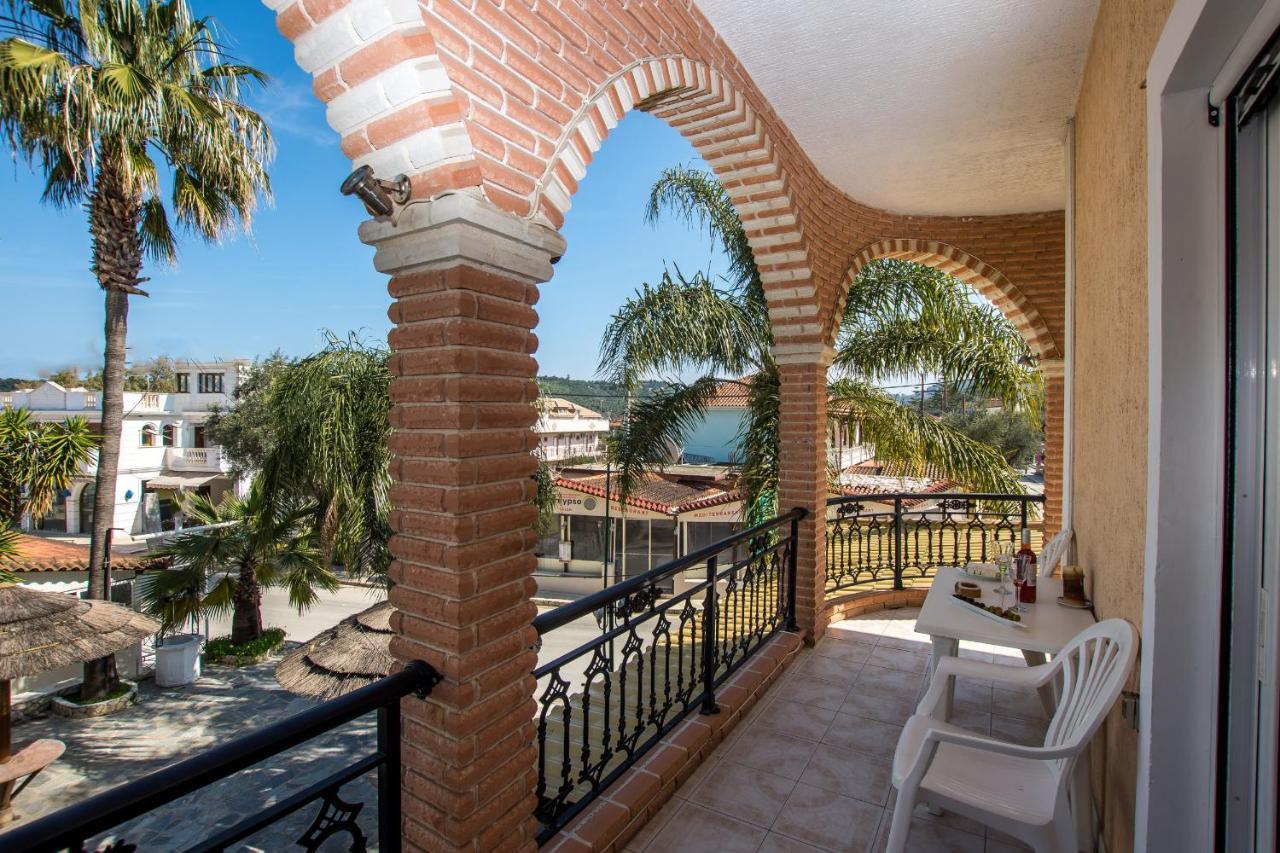Paradise Bar Apartments Plános Buitenkant foto