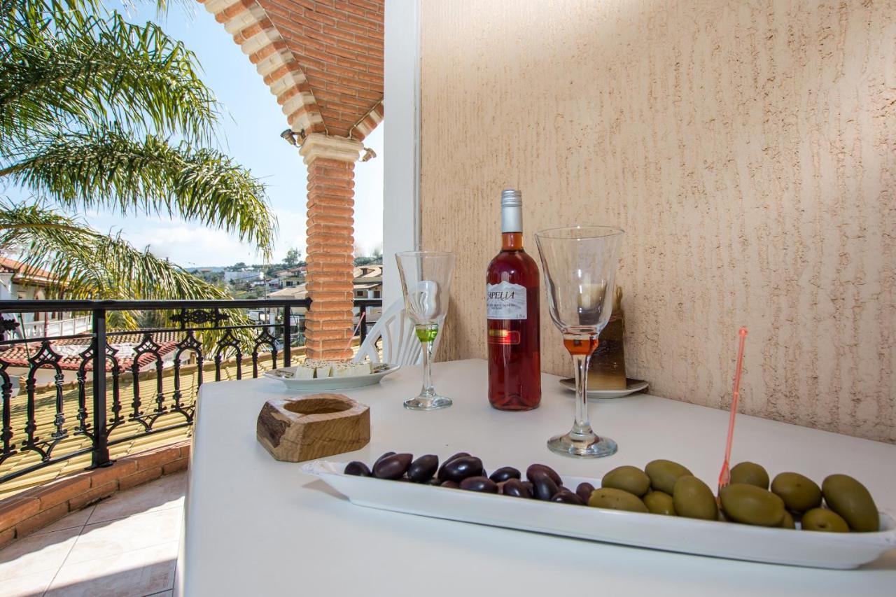 Paradise Bar Apartments Plános Buitenkant foto